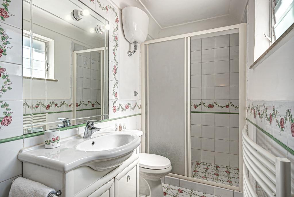 Villa Goldfinger Капри Экстерьер фото